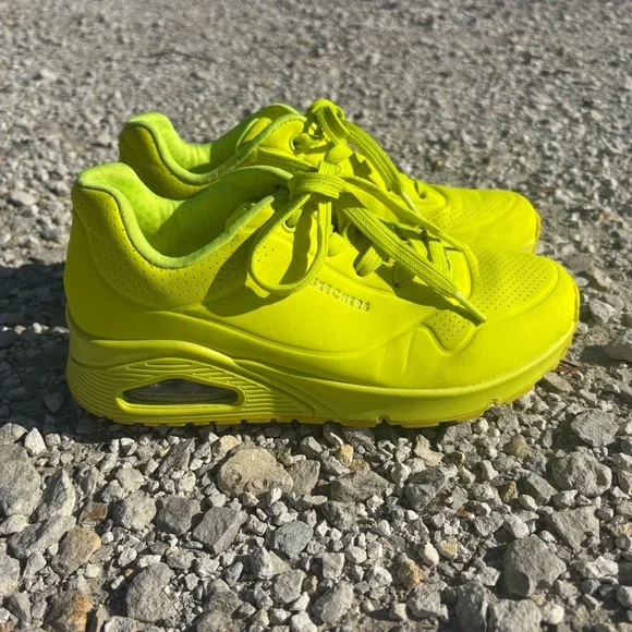 Skechers UNO Neon Green Women's Sneakers - Picture 2 of 6